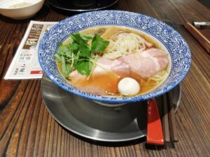 夏に食べたい冷製ラーメン　二星製麺所の「氷見煮干し冷やしそば」